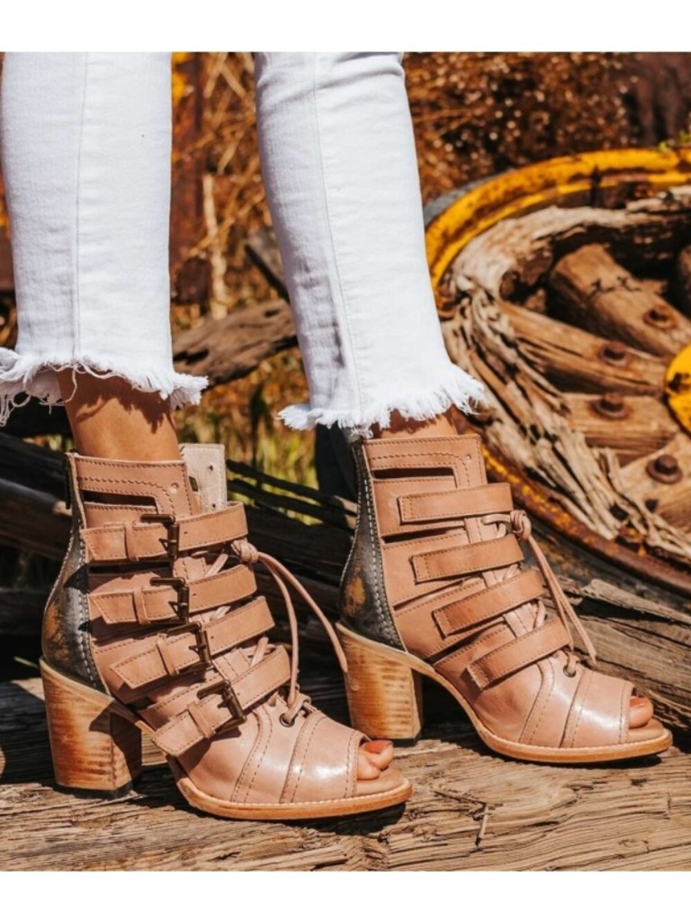 Freebird Braeden Blush Leather Tan Distressed Edgy Buckles Low Heel Sandals 10